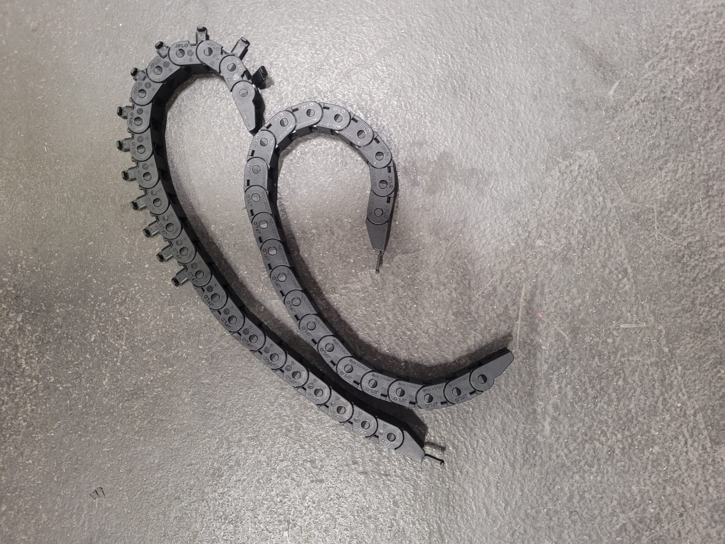 Kabelschleppketten / Energieketten