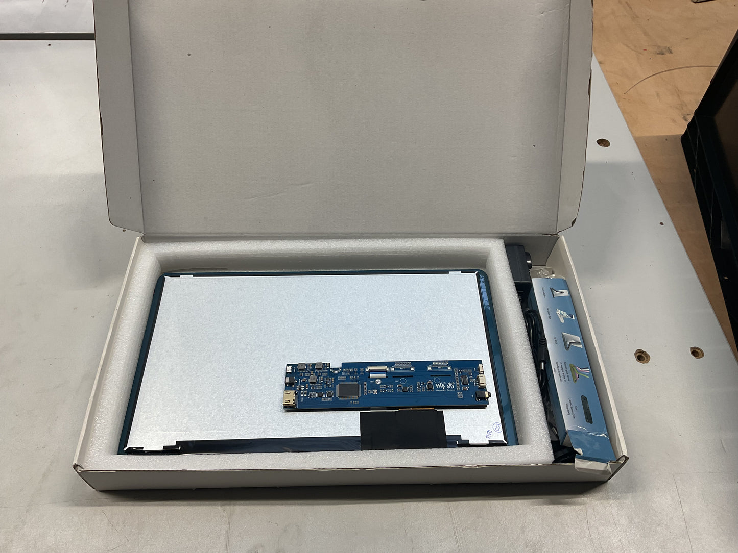 Waveshare Touch Display 16 Zoll